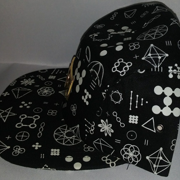 Strapback Hat - Picture 4 of 4